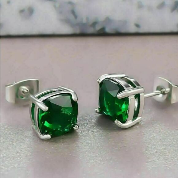 Green Natural Zircon Stud Push Back Earrings on 925 Sterling Silver - Picture 11 of 12